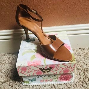 ❗️FINAL PRICE ❗️Camel Brown Peep-Toe Heels